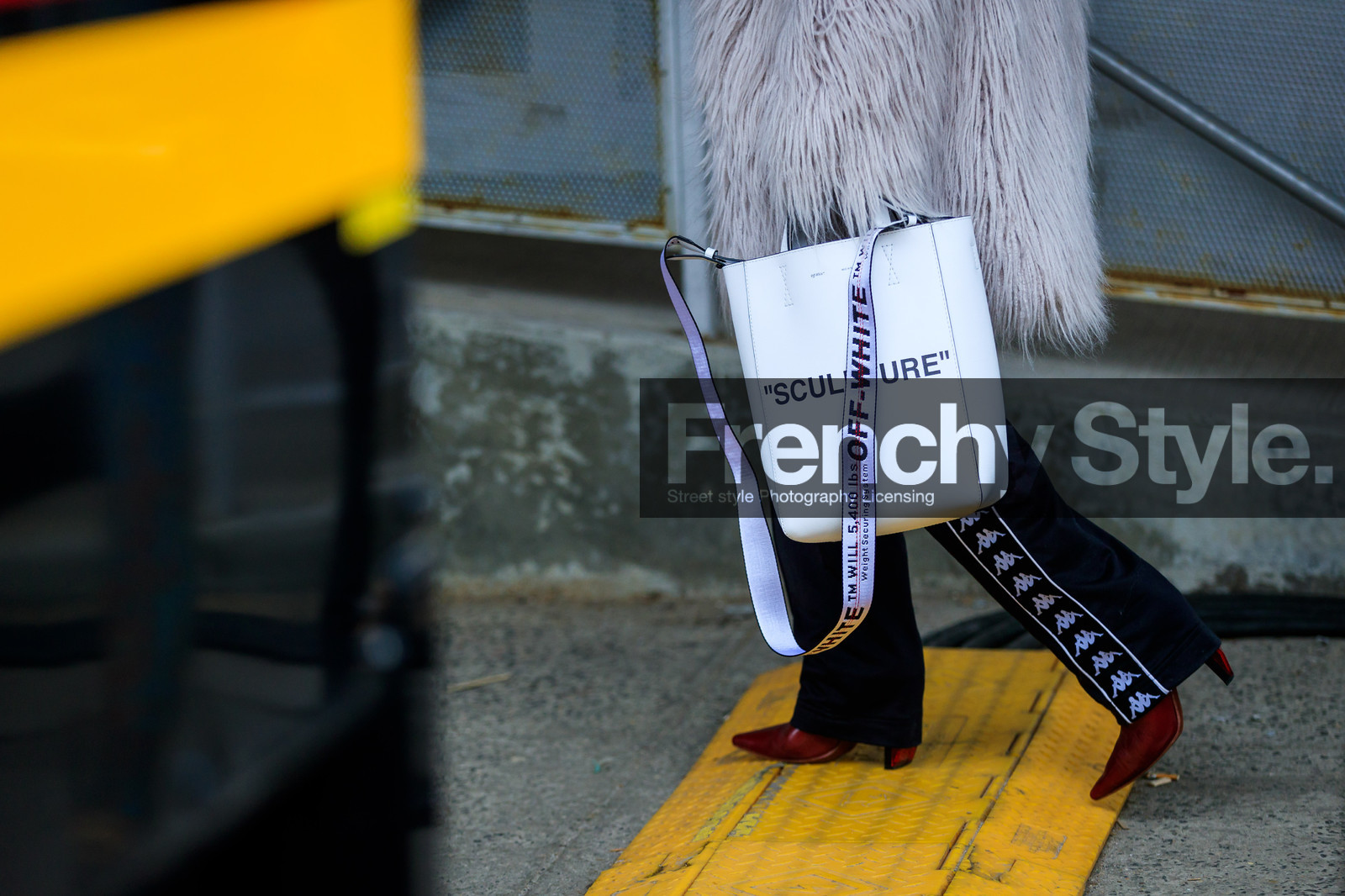black pants, Fur coat, graphic bag, graphic pants, high heels, leather bag, leather shoes, off white, printed bag, printed pants, red boots, trousers, white bag, white coat, white fur, street style, jonathan paciullo, FW, frenchystyle, fashion week, NYFW, NEW YORK, AUTUMN WINTER 2018-2019, AW 18-19, FALL WINTER 2018-2019, FW 18-19, atmosphere details, horizontal, detail