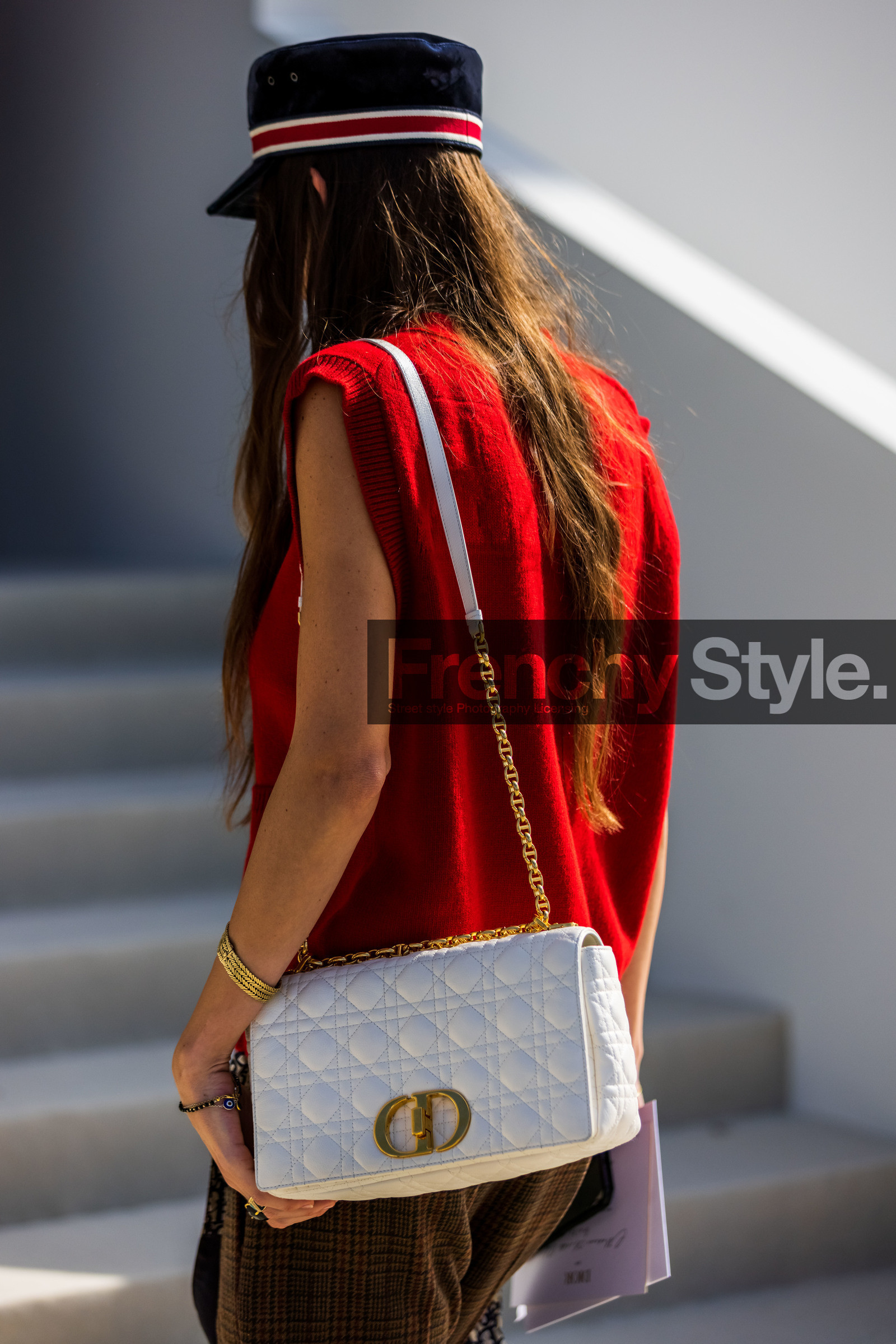 back, back detail, bag, brown pants, cap, cargidan, chain bag, checked pants, dior bag, Estelle Chemouny, gold bracelet, leather bag, logo print, pants, print, quilted bag, red cardigan, red knit, rings, sleveless knit, tartan pants, velvet cap, white bag, street style, jonathan paciullo, FW, frenchystyle, fashion week, PFW, PARIS, SPRING SUMMER 2022, SS 22, vertical, atmosphere details