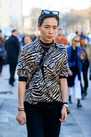 animal print, black pants, bracelet, earrings, necklace, printed shirt, trousers, watch, zebra, PARIS, PFW, street style, jonathan paciullo, FW, frenchystyle, fashion week, AUTUMN WINTER 2019-2020, AW 19-20, FALL WINTER 2019-2020, FW 19-20, vertical, atmosphere details, detail