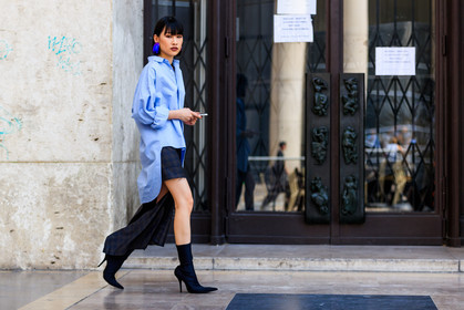 atmosphere details, black boots, blue shirt, choker, earrings, fashion week, frenchystyle, full length, FW, high heels, horizontal, jonathan paciullo, leather shoes, MENSWEAR, necklace, PARIS, PFW, plaid, printed skirt, SPRING SUMMER 2018, SS 18, street style, tartan