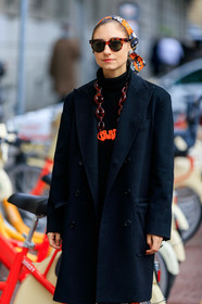 black jacket, black turtleneck, floral, flowers, headscarf, jenny walton, necklace, prada, sunglasses, MILAN, MFW, fashion week, frenchystyle, FW, jonathan paciullo, street style, AUTUMN WINTER 2019-2020, AW 19-20, FALL WINTER 2019-2020, FW 19-20, vertical, atmosphere details, detail