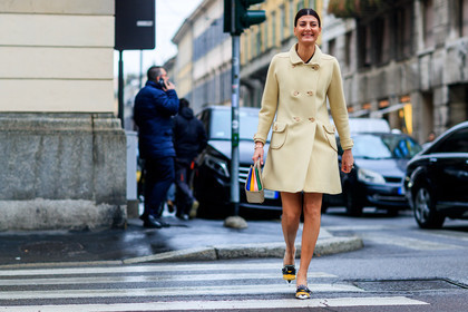 high heels, leather bag, leather shoes, multicolor bag, yellow coat, yellow shoes, fashion week, frenchystyle, FW, jonathan paciullo, street style, MFW, MILAN, AUTUMN WINTER 2018-2019, FALL WINTER 2018-2019, FW 18-19, horizontal, atmosphere details, full length, giovanna battaglia