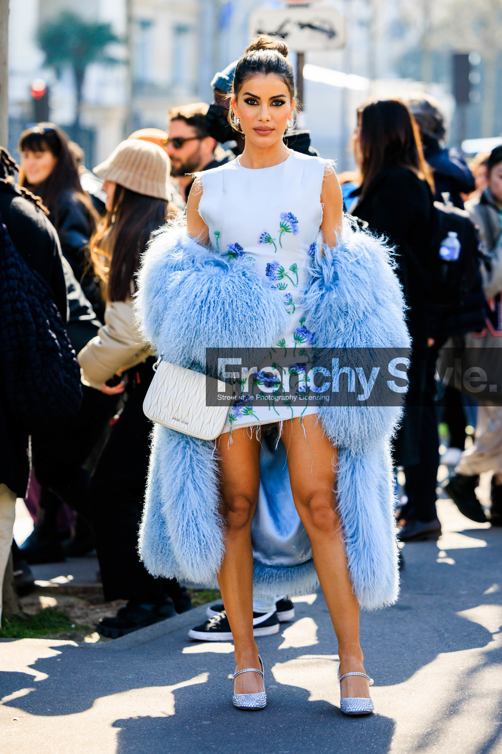 blue coat, furry coat, fluffy coat, mini dress, white dress, white handbag, miu miu bag, miu miu, make up, silver shoes, camila coelho, FW 22-23, FALL WINTER 2022_2023, AUTUMN WINTER 2022-2023, fashion week, frenchystyle, FW, jonathan paciullo, street style, PFW, PARIS, full length, vertical, floral dress