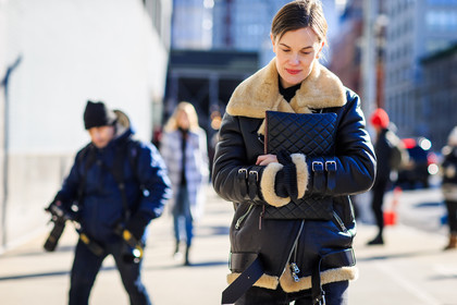 atmosphere details, AUTUMN WINTER 2016-2017, AW 16-17, black, black bag, black denim, black jacket, black perfecto, denim pants, detail, fashion week, frenchystyle, fur collar, FW, FW 16-17, horizontal, jeans, jo ellison, jonathan paciullo, leather bag, leather jacket, leather perfecto, natural fur, NEW YORK, NYFW, street style, tone on tone, total look black, trousers, woman