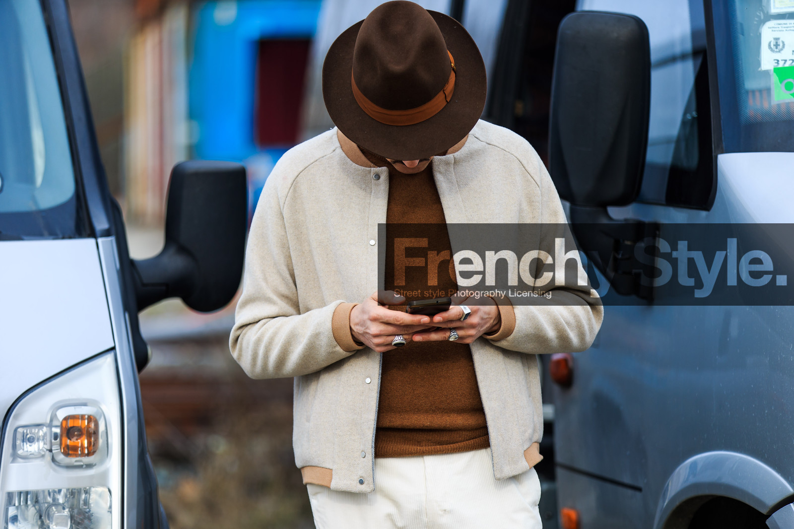 atmosphere details, AUTUMN WINTER 2016-2017, AW 16-17, beige jacket, brown hat, brown sweater, detail, FALL WINTER 2016-2017, fashion week, fedora, frenchystyle, FW, FW 16-17, horizontal, iphone, jonathan paciullo, LFW, LONDON, MENSWEAR, rings, street style, teddy jacket