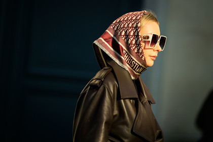 dior scarf, printed scarf, monogram scarg, burgundy scarf, white sunglasses, leather trench, brown trench, close up, fashion week, frenchystyle, FW, jonathan paciullo, street style, PARIS, PFW, SPRING SUMMER 2022, SS 22, atmosphere details, detail, horizontal