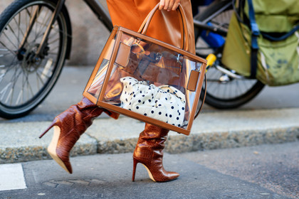 brown bag, brown boots, graphic bag, high boots, high heels, leather bag, leather shoes, printed bag, transparent bag, trousers, MILAN, MFW, fashion week, frenchystyle, FW, jonathan paciullo, street style, AUTUMN WINTER 2019-2020, AW 19-20, FALL WINTER 2019-2020, FW 19-20, atmosphere details, detail, horizontal