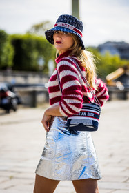 bag, bob, Chloé Lecareux, dior bag, dior logo, knitwear, logo print, navy bag, navy bob, printed bob, red knitwear, red turtleneck, silver skirt, skirt, striped turtleneck, stripes knitwear, turlteneck, street style, jonathan paciullo, FW, frenchystyle, fashion week, PFW, PARIS, SPRING SUMMER 2022, SS 22, vertical, atmosphere details