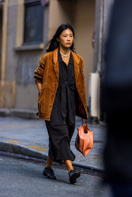 bag, black derbies, black dress, bow, brown jacket, derbies, dress, jacket, leather bag, orange bag, pearl necklace, twisted dress, street style, jonathan paciullo, FW, frenchystyle, fashion week, PFW, PARIS, SPRING SUMMER 2022, SS 22, vertical, full length