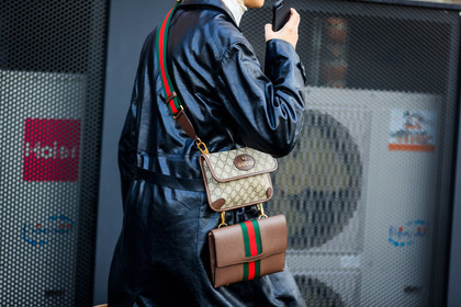 beige bag, black coat, brown bag, graphic bag, gucci, leather bag, leather coat, monogram, printed bag, fashion week, frenchystyle, FW, jonathan paciullo, street style, MFW, MILAN, AUTUMN WINTER 2018-2019, FALL WINTER 2018-2019, FW 18-19, horizontal, atmosphere details