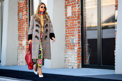 brown coat, checked, embroideries, floral, flowers, graphic jacket, graphic pants, gucci, high heels, leather bag, leather shoes, plaid, printed jacket, printed pants, red bag, sunglasses, trousers, white shoes, yellow jacket, yellow pants, fashion week, frenchystyle, FW, jonathan paciullo, street style, MFW, MILAN, AUTUMN WINTER 2018-2019, FALL WINTER 2018-2019, FW 18-19, horizontal, atmosphere details, full length, thassia naves