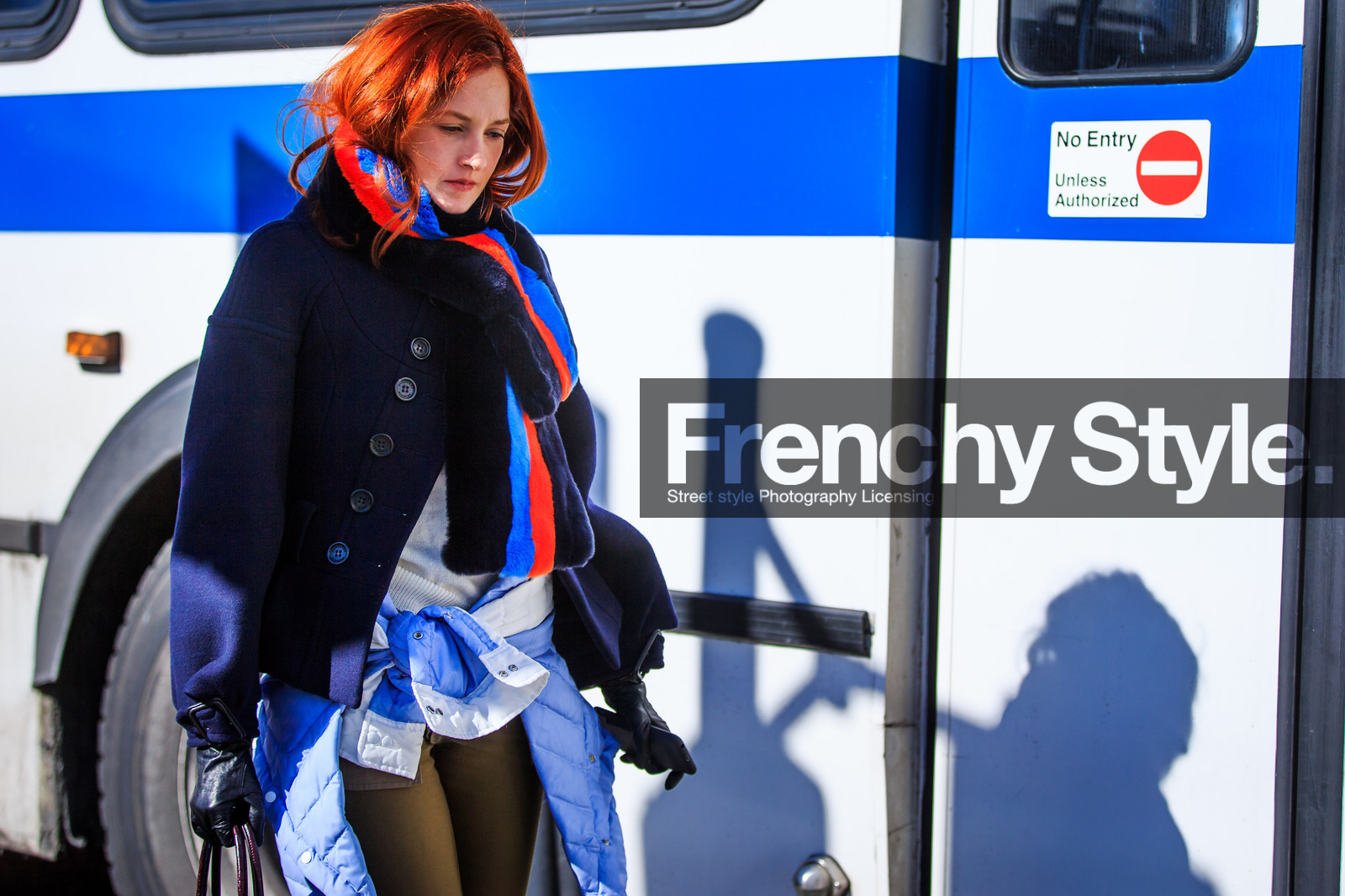 atmosphere details, AUTUMN WINTER 2016-2017, AW 16-17, black gloves, detail, fashion week, frenchystyle, fur scarf, FW, FW 16-17, horizontal, jonathan paciullo, leather gloves, navy jacket, NEW YORK, NYFW, street style, striped scarf, taylor tomasi hill, woman