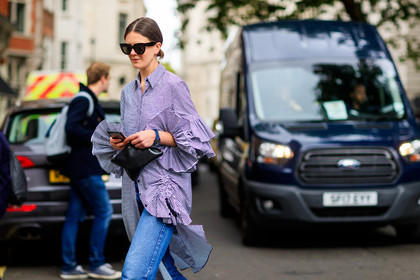 atmosphere details, black bag, blue denim, céline, denim pants, detail, fashion week, frenchystyle, FW, graphic dress, horizontal, jeans, jonathan paciullo, leather bag, LFW, LONDON, printed dress, ruffles, shirt dress, SPRING SUMMER 2018, SS 18, street style, striped dress, trousers