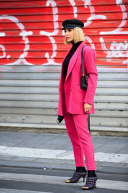 Black cap, Woolen cap, Pink jacket, Pink suits, Pink pants, Black pullover, Turtleneck pullover, Black leather slippers, Quilted slippers, High heels slippers, Golden slippers, Bottega veneta shoes, PARIS, PFW, fashion week, frenchystyle, FW, jonathan paciullo, street style, SPRING SUMMER 2021, SS 21, vertical, full length