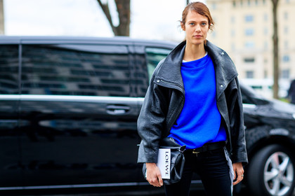 atmosphere details, AUTUMN WINTER 2017-2018, AW 17-18, aymeline valade, black bag, black denim, black jacket, black perfecto, blue sweater, denim pants, detail, FALL WINTER 2017-2018, fashion week, frenchystyle, FW, FW 17-18, horizontal, jeans, jonathan paciullo, leather bag, leather jacket, leather perfecto, loewe, model, PARIS, PFW, street style, trousers