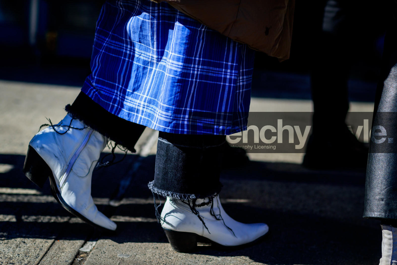 blue shirt, checked, checked shirt, denim pants, graphic shirt, high heels, jeans, leather shoes, plaid, printed shirt, tartan, trousers, white boots, street style, jonathan paciullo, FW, frenchystyle, fashion week, NYFW, NEW YORK, AUTUMN WINTER 2018-2019, AW 18-19, FALL WINTER 2018-2019, FW 18-19, atmosphere details, horizontal, detail