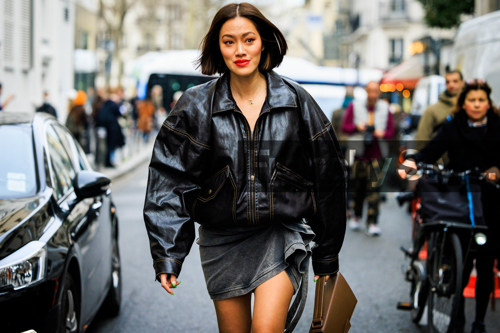 bomber jacket, vintage look, leather jacket, bomber jacket, mini skirt, grey jacket, washed jacket, brown bag, handbag, Tiffany Hsu, fashion week, frenchystyle, FW, jonathan paciullo, street style, AUTUMN WINTER 2022-2023, FALL WINTER 2022_2023, FW 22-23, PFW, PARIS, horizontal, atmosphere details, detail