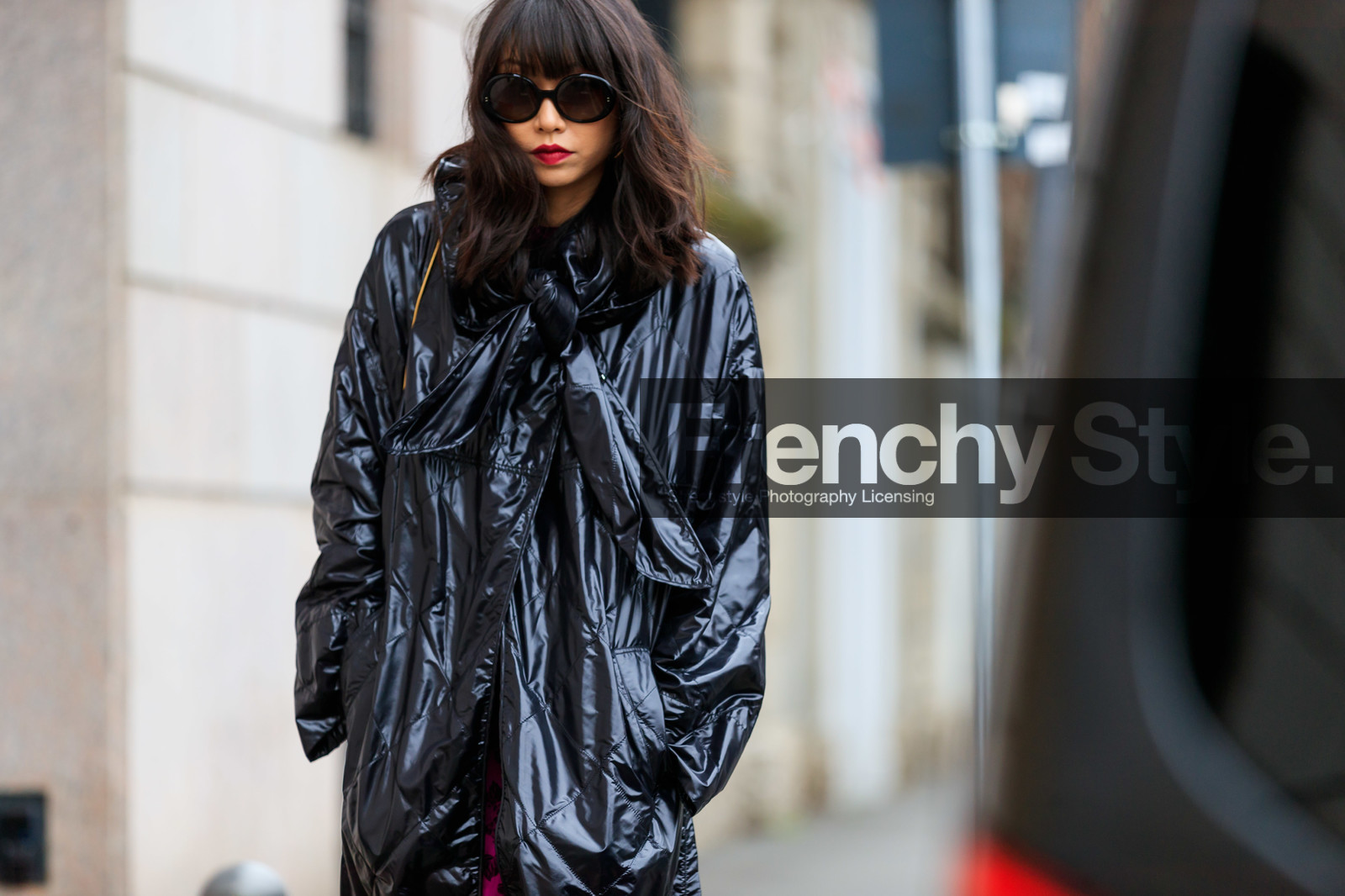 black coat, sunglasses, MILAN, MFW, fashion week, frenchystyle, FW, jonathan paciullo, street style, AUTUMN WINTER 2019-2020, AW 19-20, FALL WINTER 2019-2020, FW 19-20, atmosphere details, detail, horizontal