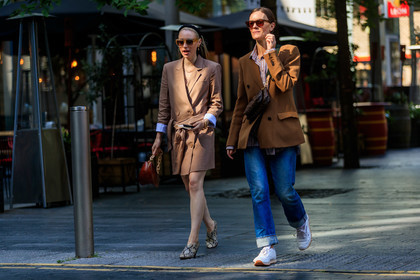 flora macdonald johnston, jo ellison, animal skin shoes, beige jacket, black headband, brown leather bag, brown scale sunglasses, cartier watch, chain necklace, chain strap bag, crossbody bag, denim, golden bracelet, golden earrings, golden necklace, golden rings, hand bag, hair details, hoop earrings, jeans, logo shoulder strap, louis vuitton bag, low cowboy boots, mini bag, multi bracelet, multi necklace, multi rings, reebok sneakers, fashion week, frenchystyle, FW, jonathan paciullo, street style, atmosphere details, horizontal, full length