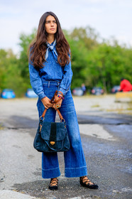 ballerinas, black shoes, blue bag, blue bandana, blue denim, bracelet, chiara totire, denim pants, denim shirt, denim top, fashion week, flower, frenchystyle, full length, FW, hippie, jeans, jonathan paciullo, leather bag, leather shoes, MFW, MILAN, rings, SPRING SUMMER 2017, SS 17, street style, suede bag, trousers, vertical