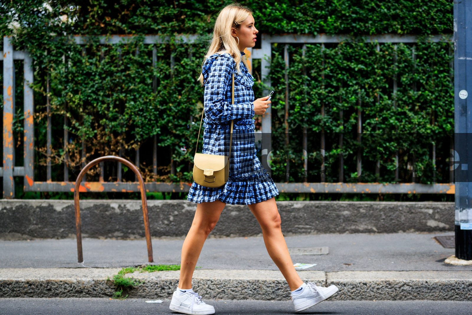 blue dress, checked, graphic dress, leather bag, leather shoes, nike, plaid, printed dress, ruffles, white sneakers, yellow bag, fashion week, frenchystyle, FW, jonathan paciullo, street style, MFW, MILAN, SPRING SUMMER 2019, SS 19, atmosphere details, horizontal, full length