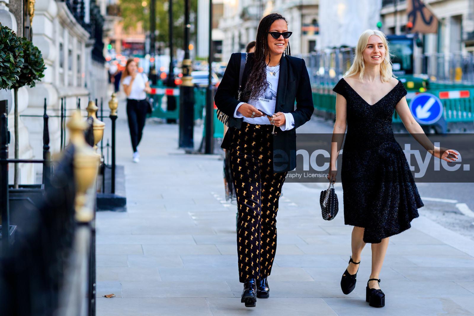 black bag, black dress, black jacket, black shoes, blazer, chloé, graphic pants, leather bag, leather shoes, printed pants, sunglasses, tone on tone, total look black, trousers, white top, fashion week, frenchystyle, FW, jonathan paciullo, street style, LFW, LONDON, SPRING SUMMER 2019, SS 19, atmosphere details, horizontal, full length