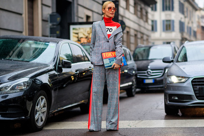 checked, graphic bag, graphic jacket, graphic pants, grey jacket, grey pants, grey suit, leather bag, multicolor bag, plaid, printed bag, printed jacket, printed pants, printed sweater, red sweater, sunglasses, trousers, fashion week, frenchystyle, FW, jonathan paciullo, street style, MFW, MILAN, AUTUMN WINTER 2018-2019, FALL WINTER 2018-2019, FW 18-19, horizontal, atmosphere details, full length, viktoria rader
