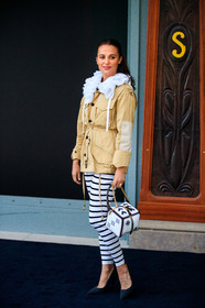 alicia vikander, beige jacket, beige parka, white shirt, white pants, legging pants, white legging, striped pants, navy blue pants, navy blue legging, black leather pumps, white leather bag, ruffle shirt, monogrammed bag, louis vuitton bag, louis vuitton blouse, louis vuitton shirt, louis vuitton jacket, louis vuitton pants, louis vuitton total look, louis vuitton parka, PARIS, PFW, fashion week, frenchystyle, FW, jonathan paciullo, street style, SPRING SUMMER 2021, SS 21, vertical, full length