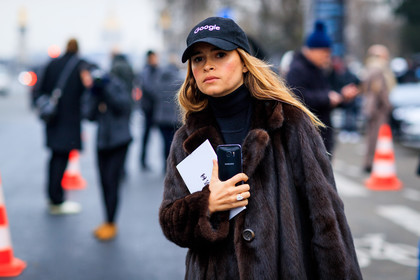 black cap, brown coat, brown fur, Fur coat, fashion week, frenchystyle, FW, jonathan paciullo, street style, PFW, PARIS, SPRING SUMMER 2017, SS 17, HAUTE COUTURE, atmosphere details, detail, horizontal, miroslava duma, mira duma