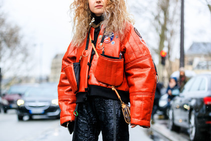 atmosphere details, AUTUMN WINTER 2017-2018, AW 17-18, black pants, brown bag, detail, FALL WINTER 2017-2018, fashion week, frenchystyle, FW, FW 17-18, horizontal, jonathan paciullo, leather bag, leather jacket, leather pants, louis vuitton, monogram, oversize, PARIS, PFW, printed bag, red jacket, street style