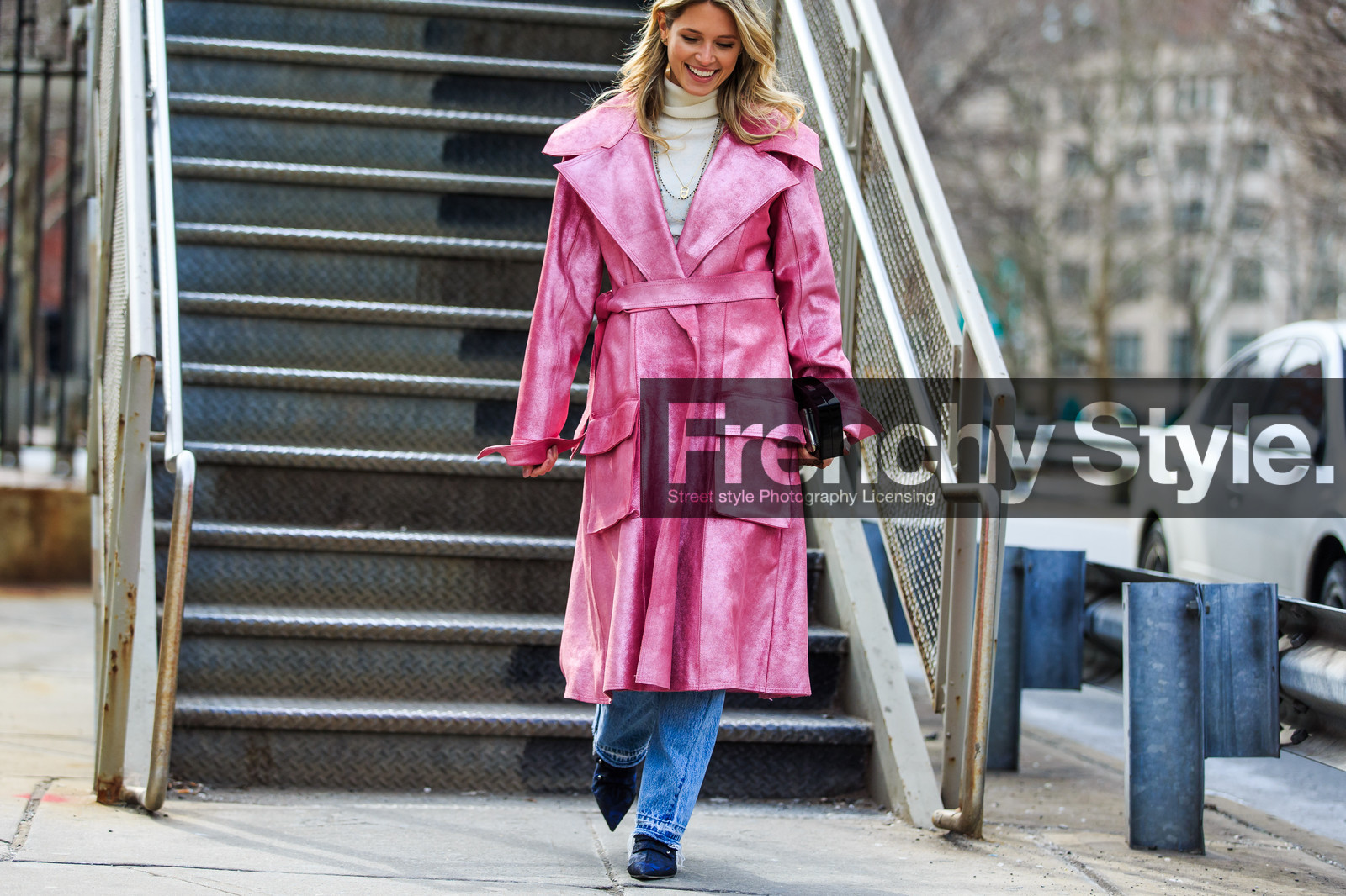 atmosphere details, AUTUMN WINTER 2016-2017, AW 16-17, black boots, blue denim, denim pants, detail, FALL WINTER 2016-2017, fashion week, frenchystyle, FW, FW 16-17, helena bordon, horizontal, jeans, jonathan paciullo, NEW YORK, NYFW, pink coat, street style, trousers, turtleneck sweater, white sweater, woman