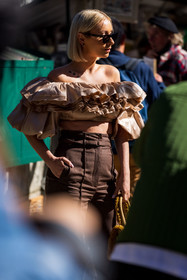 black sunglasses, brown pants, crop top, high waist, Justyna Czerniak, off shoulder top, pants, ruffled top, ruffles, sandals, square sunglasses, sunglasses, street style, jonathan paciullo, FW, frenchystyle, fashion week, PFW, PARIS, SPRING SUMMER 2022, SS 22, vertical, atmosphere details