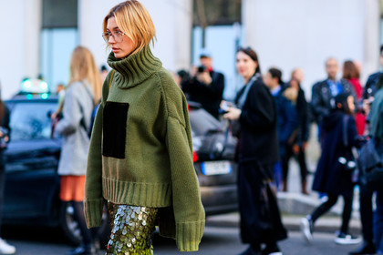 atmosphere details, AUTUMN WINTER 2017-2018, AW 17-18, balwin, detail, FALL WINTER 2017-2018, fashion week, frenchystyle, FW, FW 17-18, glitter, green skirt, green sweater, hailey baldwin, horizontal, jonathan paciullo, PARIS, PFW, sequined skirt, street style