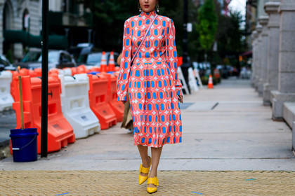 earrings, graphic dress, leather shoes, pink dress, printed dress, yellow shoes, fashion week, frenchystyle, FW, jonathan paciullo, street style, NYFW, NEW YORK, SPRING SUMMER 2019, SS 19, atmosphere details, horizontal, detail