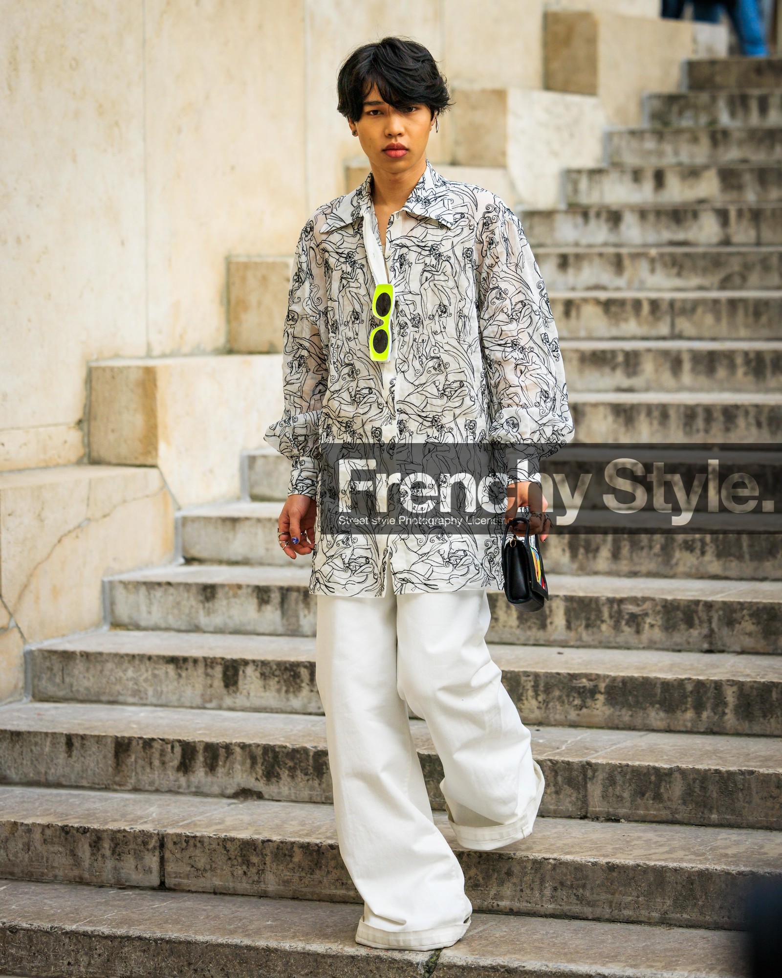 printed shirt, white shirt, fluo green sunglasses, mini bag, black handbag, baggy pants, white pants, fashion week, frenchystyle, FW, jonathan paciullo, street style, AUTUMN WINTER 2022-2023, FALL WINTER 2022_2023, FW 22-23, PFW, PARIS, vertical, full length