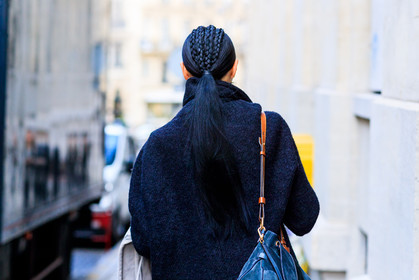 atmosphere details, AUTUMN WINTER 2017-2018, AW 17-18, back detail, black bag, black coat, black jacket, braids, detail, FALL WINTER 2017-2018, fashion week, frenchystyle, FW, FW 17-18, horizontal, jonathan paciullo, leather bag, luping wang, model, PARIS, PFW, street style