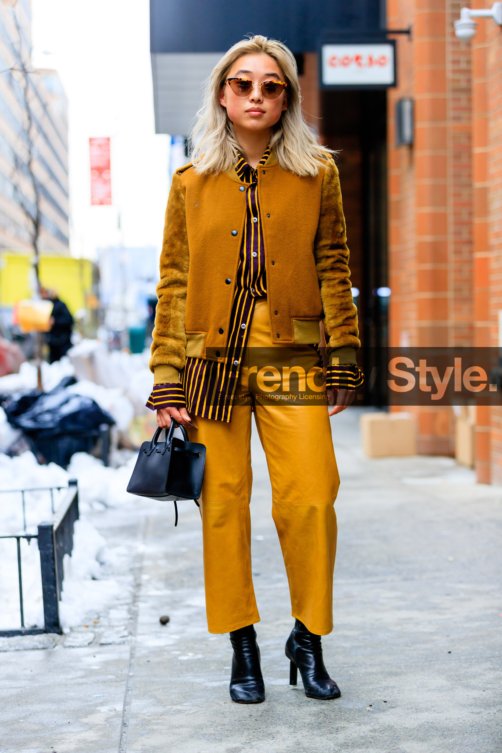 AUTUMN WINTER 2017-2018, AW 17-18, black bag, black boots, FALL WINTER 2017-2018, fashion week, frenchystyle, full length, FW, FW 17-18, geometric, graphic shirt, high heels, jonathan paciullo, leather bag, leather boots, margaret zhang, NEW YORK, NYFW, street style, striped shirt, stripes, sunglasses, teddy jacket, trousers, vertical, vêtements, yellow jacket, yellow pants, yellow shirt