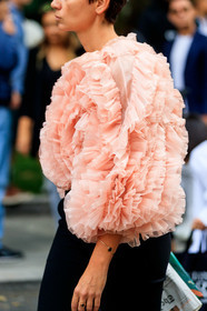 eva geraldine fontanelli, close up detail, pink top, ruffle top, tulle top, fashion week, frenchystyle, FW, jonathan paciullo, street style, MFW, MILAN, SPRING SUMMER 2020, SS 20