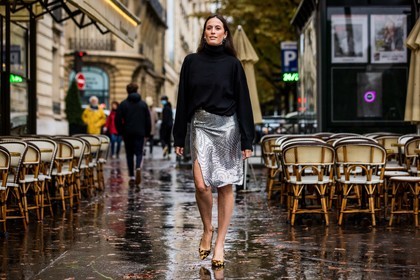 animal print, Astrid Boutrot, black turtleneck, earrings, heels, leopard heels, leopard shoes, printed heels, sequins, silver skirt, skirt, splited skirt, turtleneck, fashion week, frenchystyle, FW, jonathan paciullo, street style, PFW, PARIS, SPRING SUMMER 2022, SS 22, atmosphere details, full length, horizontal
