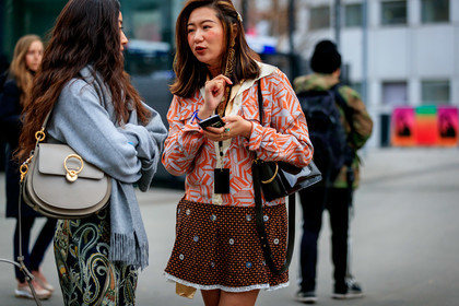 beige bag, black bag, brown dress, chloé, earrings, embroideries, graphic dress, grey sweater, leather bag, orange dress, printed dress, PARIS, PFW, street style, jonathan paciullo, FW, frenchystyle, fashion week, AUTUMN WINTER 2019-2020, AW 19-20, FALL WINTER 2019-2020, FW 19-20, horizontal, atmosphere details, detail