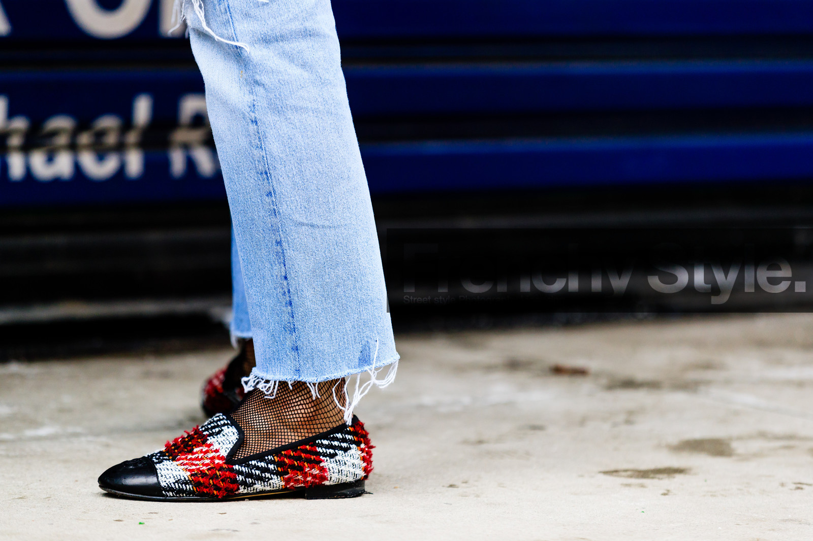 atmosphere details, AUTUMN WINTER 2017-2018, AW 17-18, blue denim, chanel, denim pants, detail, FALL WINTER 2017-2018, fashion week, fishnet, frenchystyle, FW, FW 17-18, horizontal, jeans, jonathan paciullo, NEW YORK, NYFW, plaid, printed shoes, street style, tartan, tights, trousers, tweed shoes