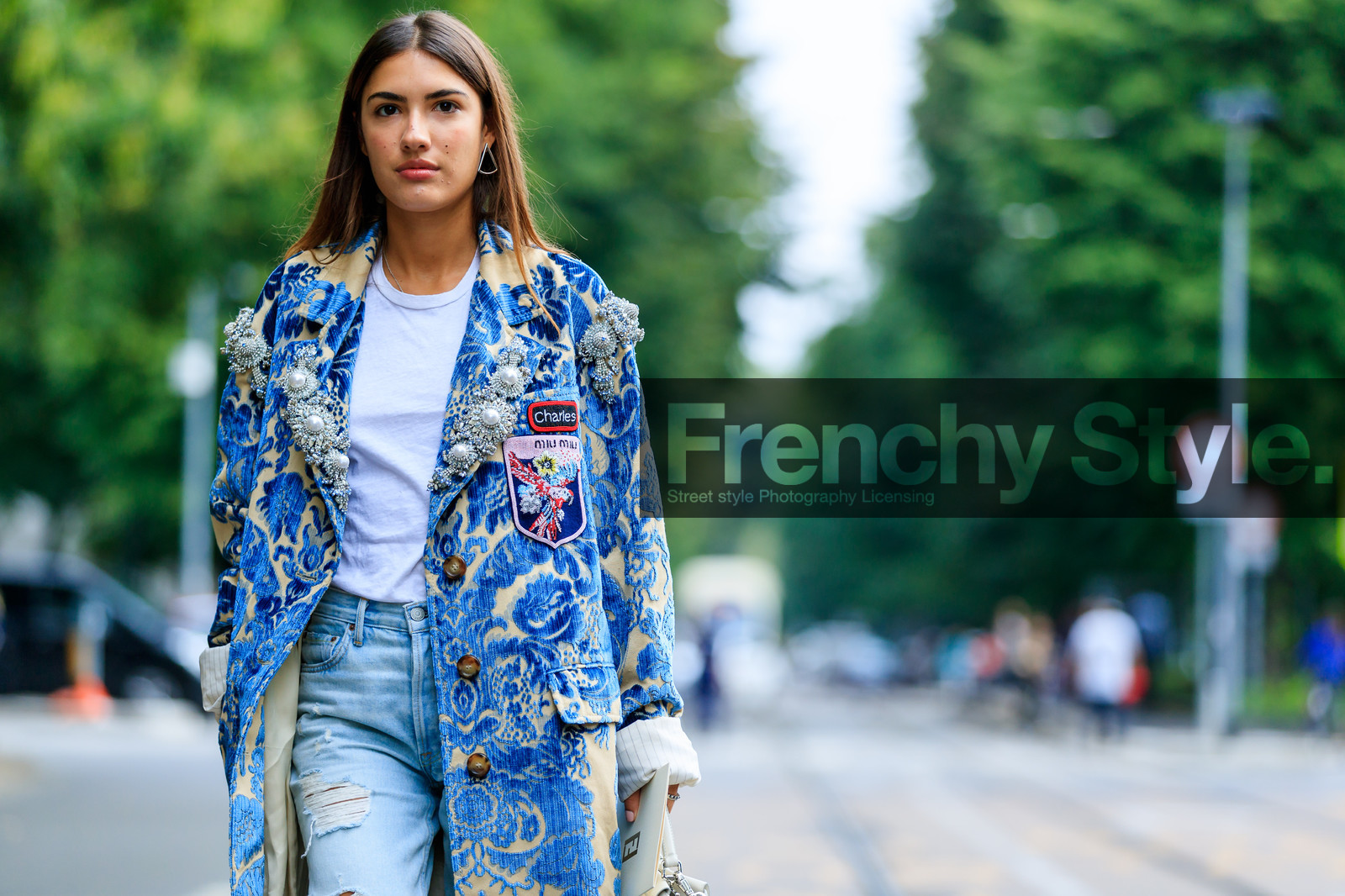 atmosphere details, blue coat, blue denim, brocard, brooch, denim pants, detail, embroidered coat, fashion week, frenchystyle, FW, horizontal, jeans, jonathan paciullo, leather bag, MFW, MILAN, miu miu, overcoat, patricia manfield, pearls, printed coat, ripped pants, SPRING SUMMER 2017, SS 17, street style, trousers, white bag, white t shirt