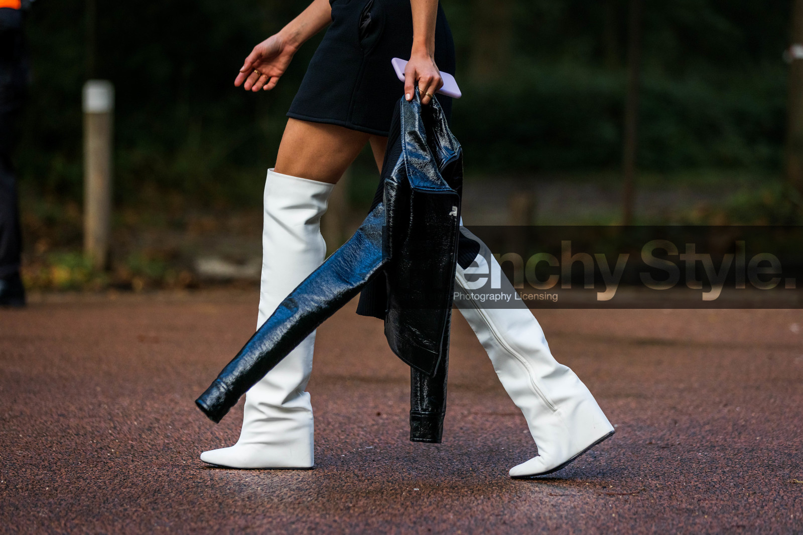 black dress, black jacket, boots, courreges boots, courreges jacket, high boots, jacket, patent jacket, vinyl jacket, white boots, street style, jonathan paciullo, FW, frenchystyle, fashion week, PFW, PARIS, SPRING SUMMER 2022, SS 22, horizontal, atmosphere details