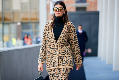 animal print, beige skirt, beige sweater, black turtleneck, graphic skirt, leopard, printed skirt, printed sweater, sunglasses, fashion week, frenchystyle, FW, jonathan paciullo, street style, MFW, MILAN, AUTUMN WINTER 2018-2019, FALL WINTER 2018-2019, FW 18-19, horizontal, atmosphere details, giovanna battaglia