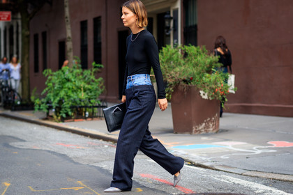 annina mislin, atmosphere details, black bag, black sweater, blue denim, blue pants, denim pants, fashion week, frenchystyle, full length, FW, grey shoes, horizontal, jeans, jonathan paciullo, layers, leather bag, NEW YORK, NYFW, SPRING SUMMER 2018, SS 18, street style, striped pants, trousers