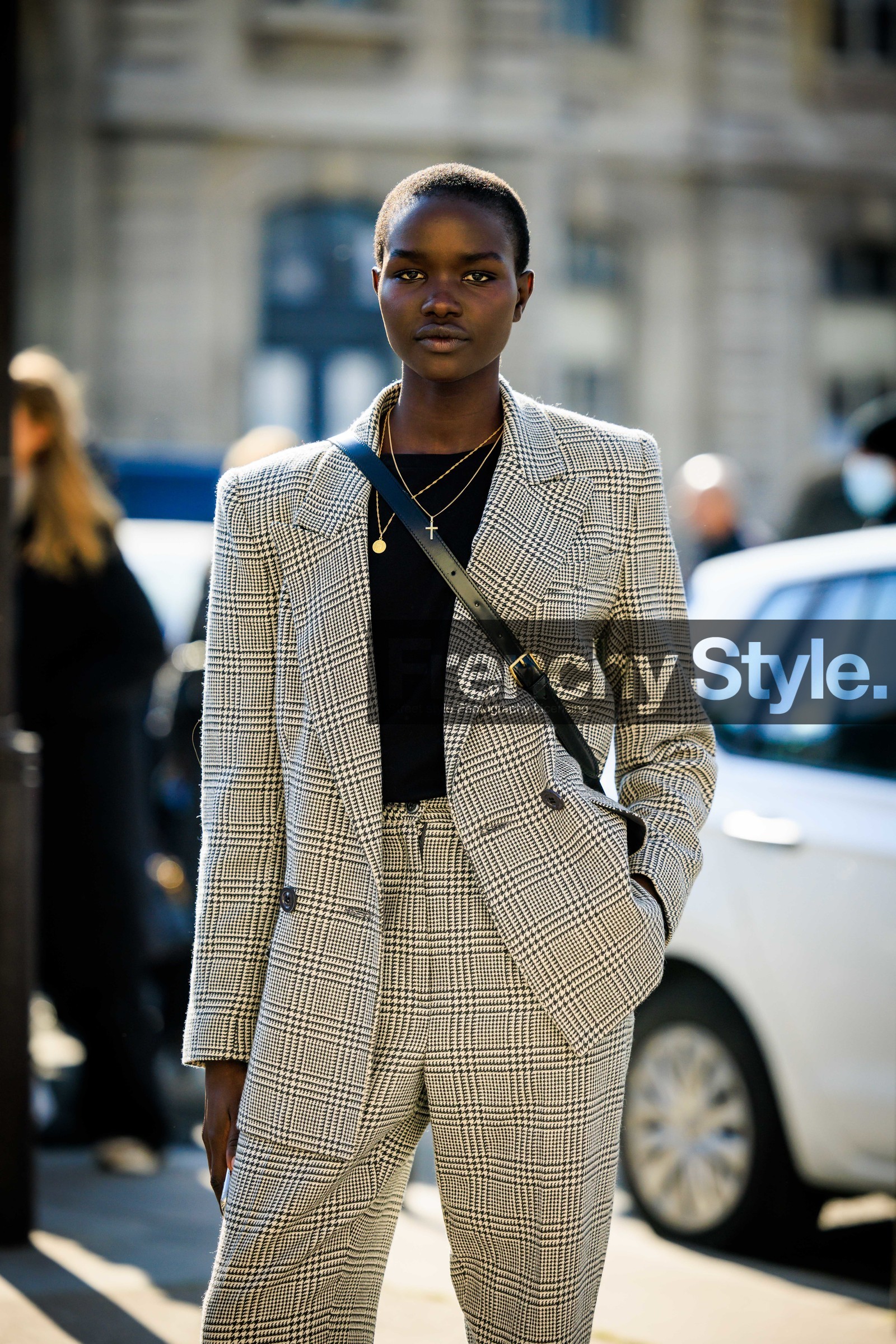 model: black top, plaid suit, grey suit, buttones blazer, crossbody bag, multiple necklace, cross necklace, model, FW 22-23, FALL WINTER 2022_2023, AUTUMN WINTER 2022-2023, fashion week, frenchystyle, FW, jonathan paciullo, street style, PFW, PARIS, vertical, detail