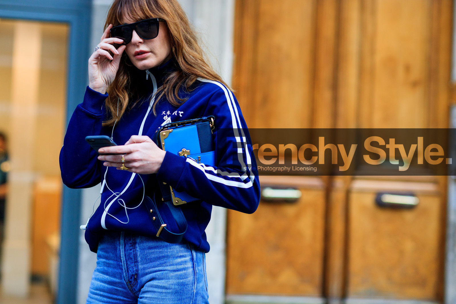 atmosphere details, AUTUMN WINTER 2017-2018, AW 17-18, blue bag, blue denim, blue jacket, denim pants, detail, ece sukan, FALL WINTER 2017-2018, fashion week, frenchystyle, FW, FW 17-18, horizontal, jeans, jonathan paciullo, leather bag, PARIS, PFW, prada, street style, streetwear, sunglasses, trousers