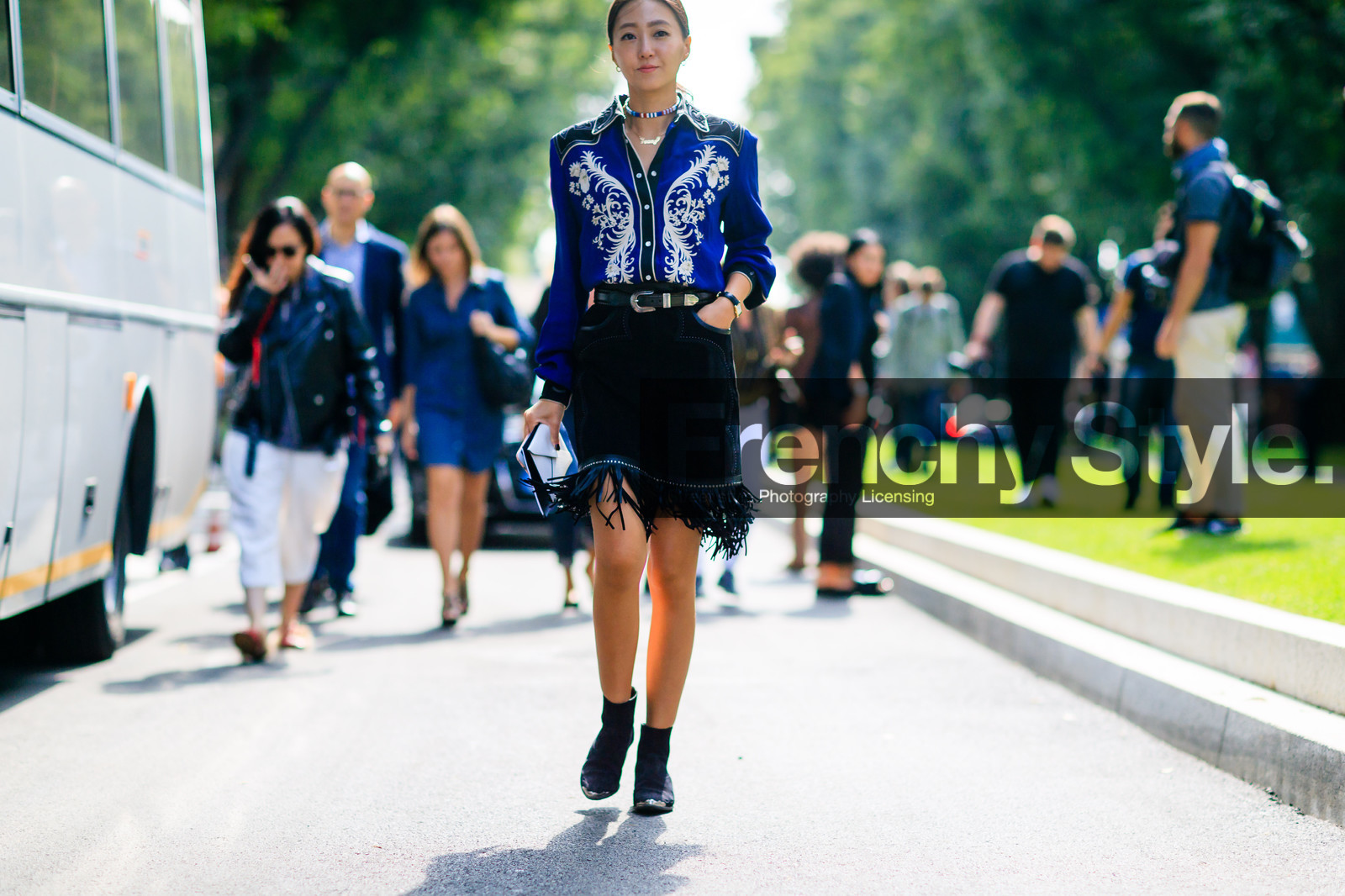 atmosphere details, black belt, black boots, black skirt, blue shirt, detail, fashion week, frenchystyle, FW, horizontal, jonathan paciullo, leather belt, leather shoes, MFW, MILAN, printed shirt, SPRING SUMMER 2017, SS 17, street style, suede shoes