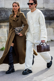 Alice Barbier, animal print, bag, black boots, black derbies, black sunglasses, boots, brown bag, brown coat, choker, coat, couple, croco bag, derbies, dior look, duo, earrings, floral print, flower, gold necklace, Jean-Sebastien Roques, jumper, knitwear, leather bag, leather boots, leather derbies, leopard bag, menswear, necklace, pearl necklace, printed bag, printed knit, sunglasses, white jumper, white pants, street style, jonathan paciullo, FW, frenchystyle, fashion week, PFW, PARIS, SPRING SUMMER 2022, SS 22, vertical, atmosphere details