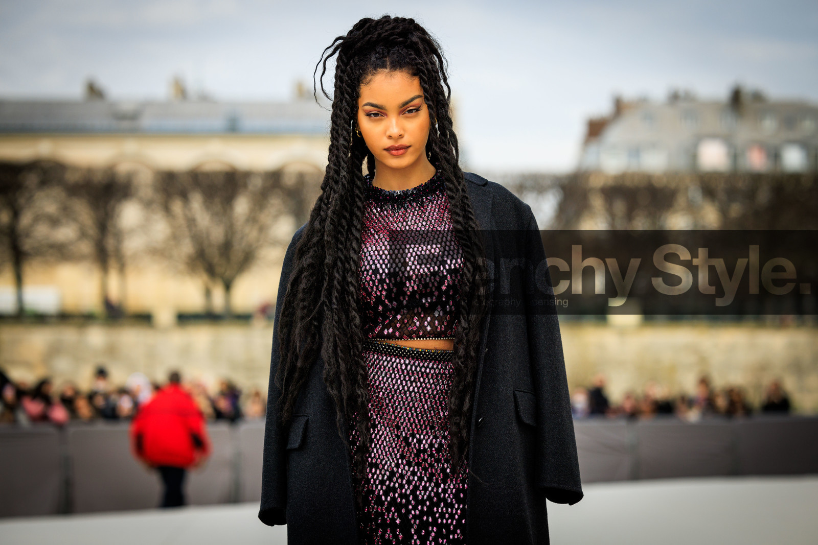 sequins dress, dior, dreadlocks, hairstyle, black coat, purple dress, cropped top, midi skirt, sharon alexie, fashion week, frenchystyle, FW, jonathan paciullo, street style, AUTUMN WINTER 2022-2023, FALL WINTER 2022_2023, FW 22-23, PFW, PARIS, horizontal, atmosphere details, detail